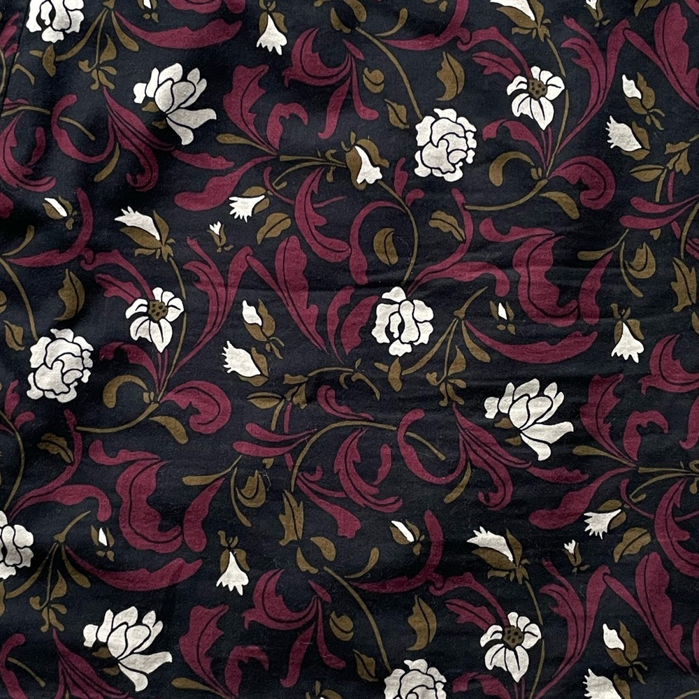 Ann Taylor LOFT moody floral red black ornate pencil skirt for office wear, date - Picture 3 of 6